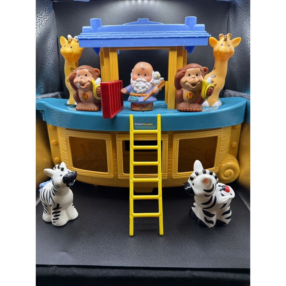 Vintage Noah's Ark Little People Play Set w/Noah And 6 Animal Figures. Good Cond